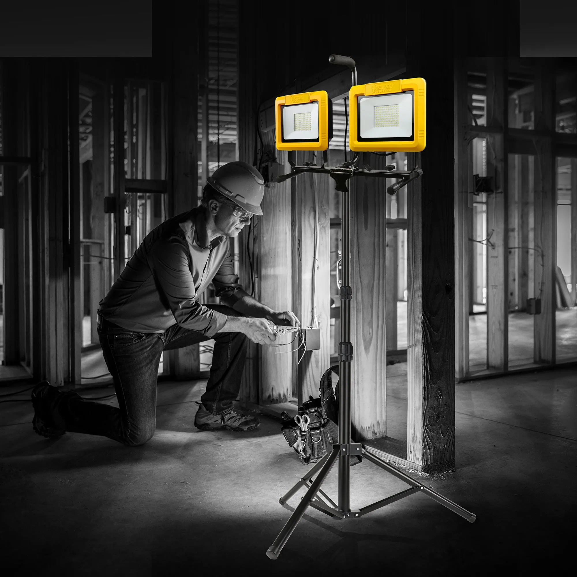 14000 Lumens Plug-in LED Worklight With Tripod