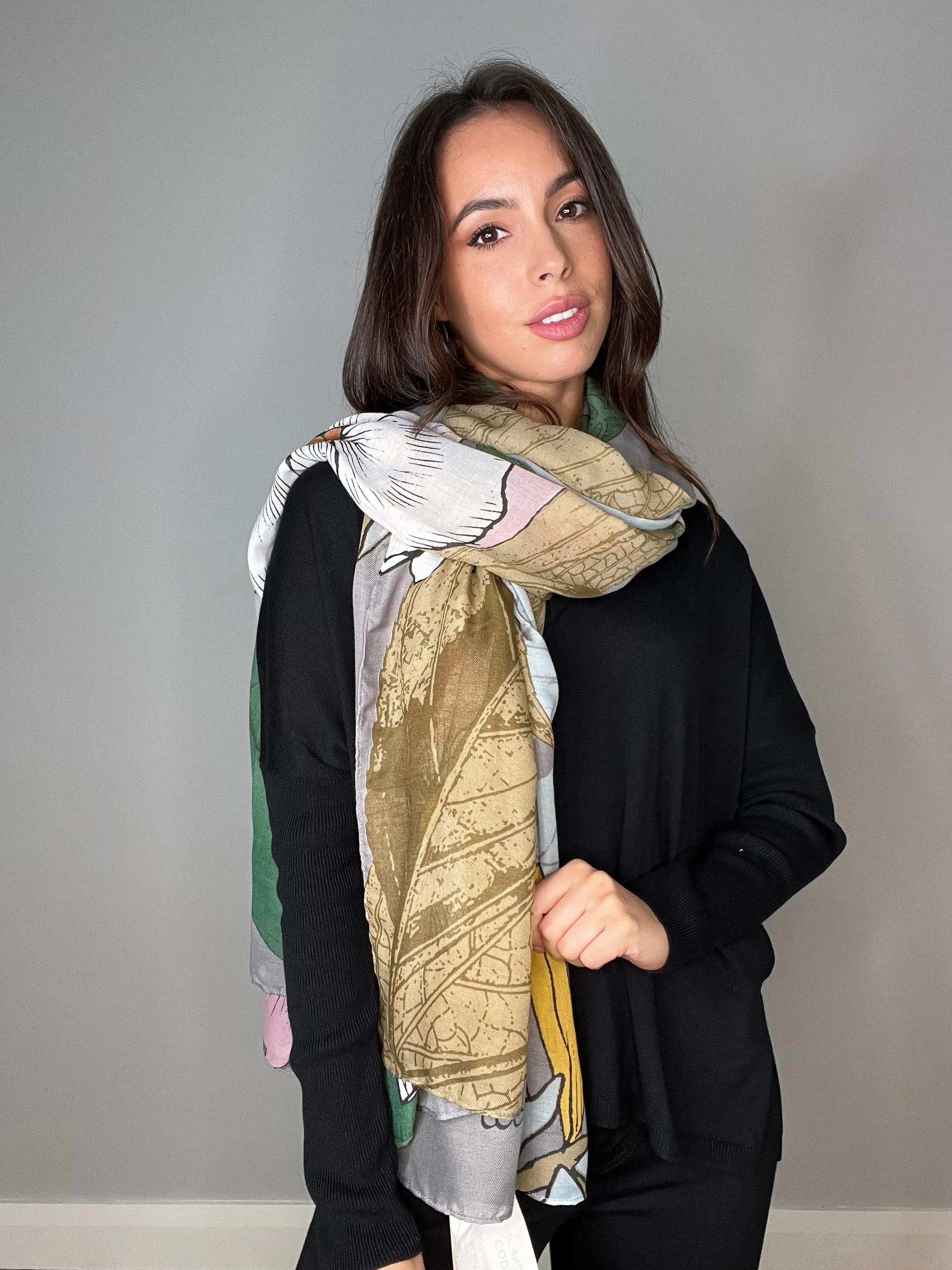 Codello Enchanted Garden Multi Printed Scarf
