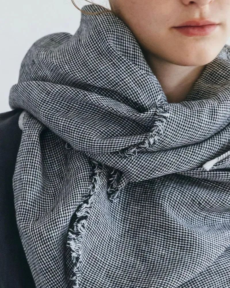 Tuz Scarf: Black Houndstooth