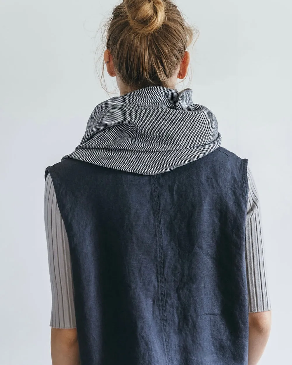 Tuz Scarf: Black Houndstooth