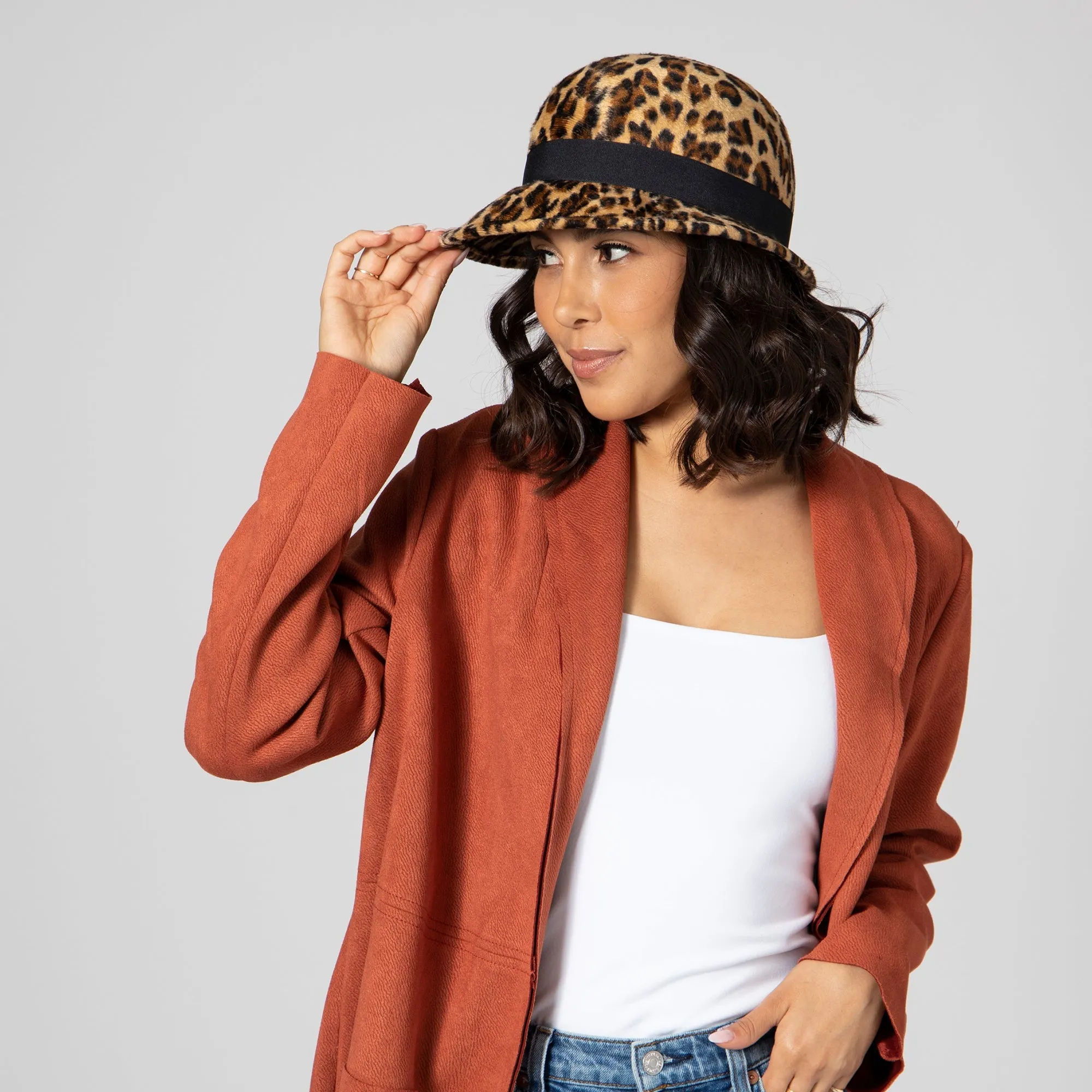 Women's Faux wool felt leopard cloche with grosgrain bow